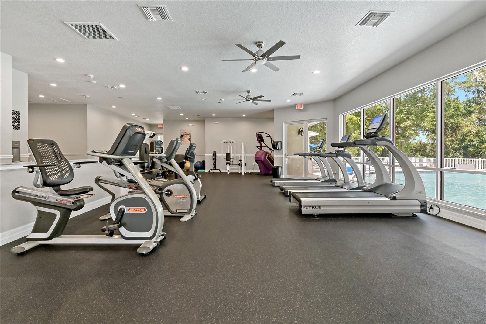 Image 36 of 46 For 34738 Double Eagle Court