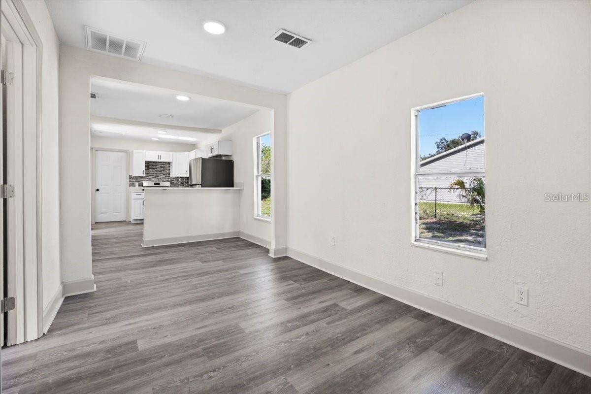 Image 2 of 11 For 3109 North Bay Street