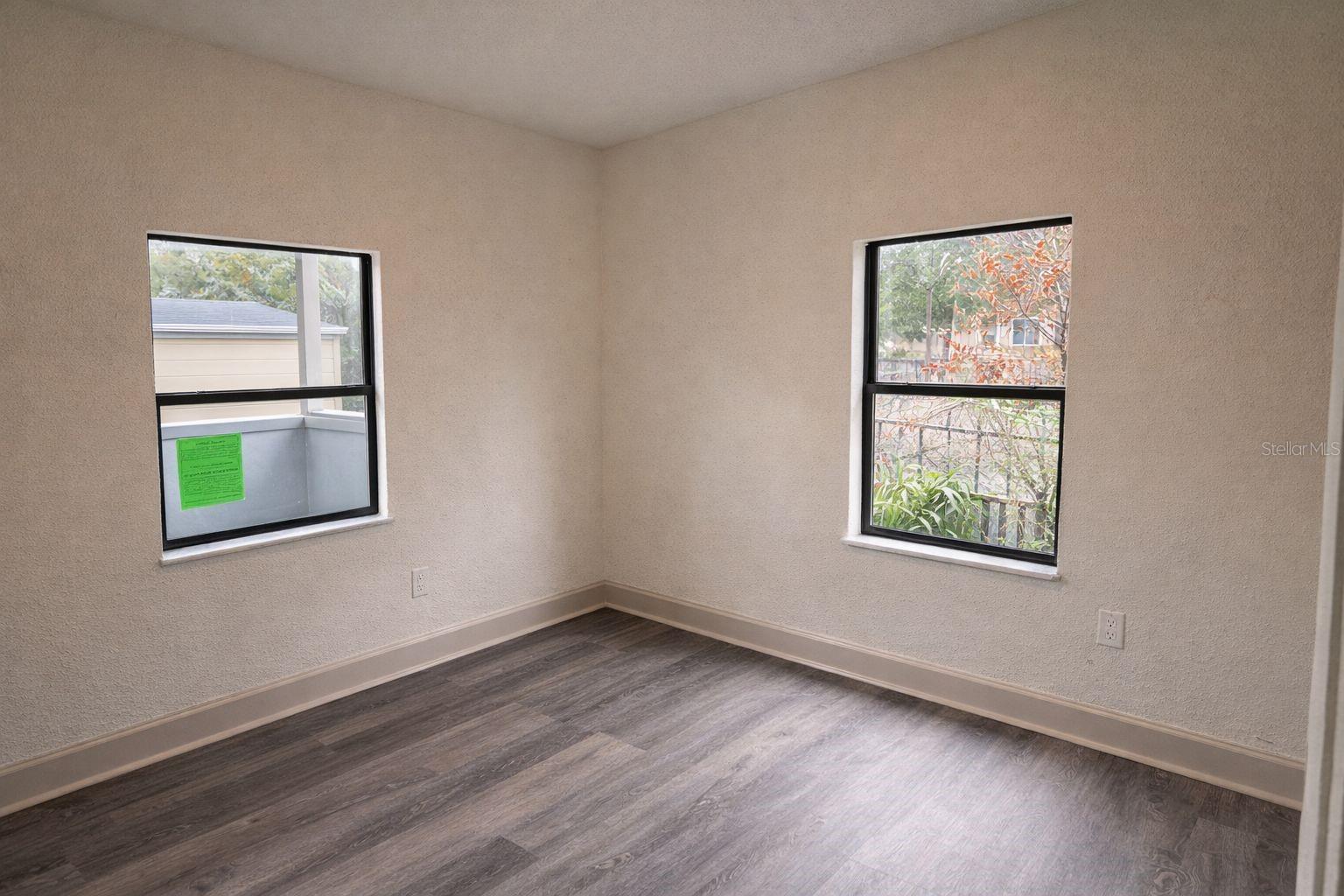 Image 5 of 11 For 3109 North Bay Street