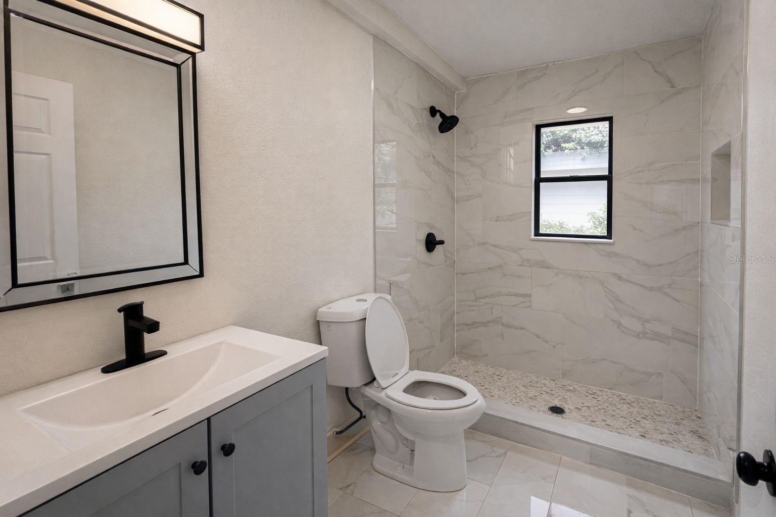 Image 6 of 11 For 3109 North Bay Street