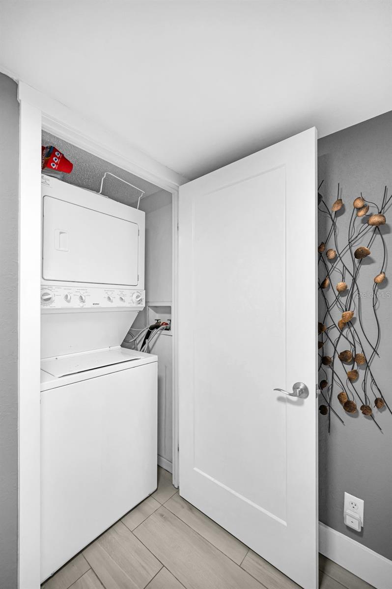 Image 14 of 79 For 1460 Gulf Boulevard 506