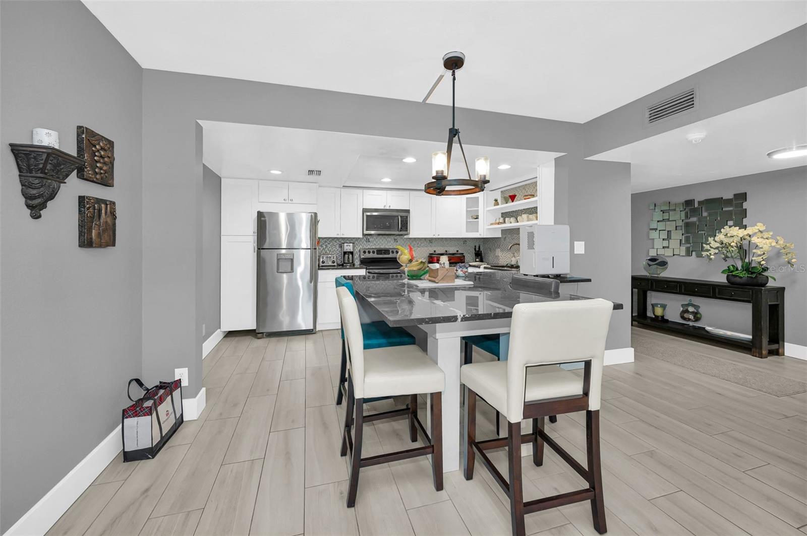 Image 17 of 79 For 1460 Gulf Boulevard 506