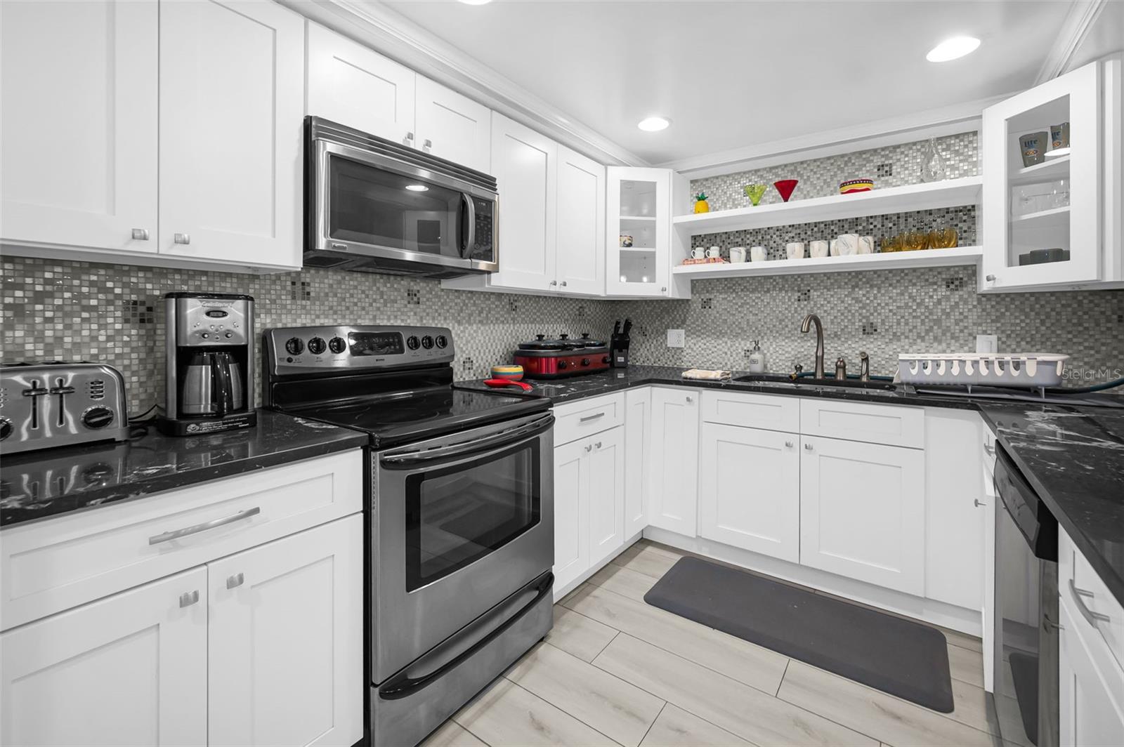 Image 18 of 79 For 1460 Gulf Boulevard 506