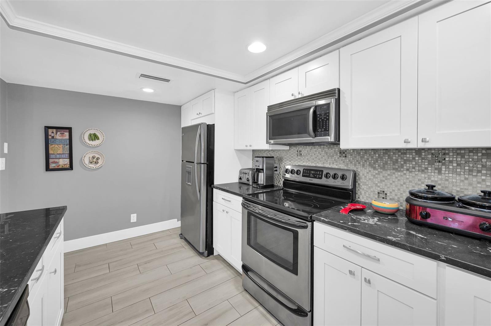 Image 21 of 79 For 1460 Gulf Boulevard 506