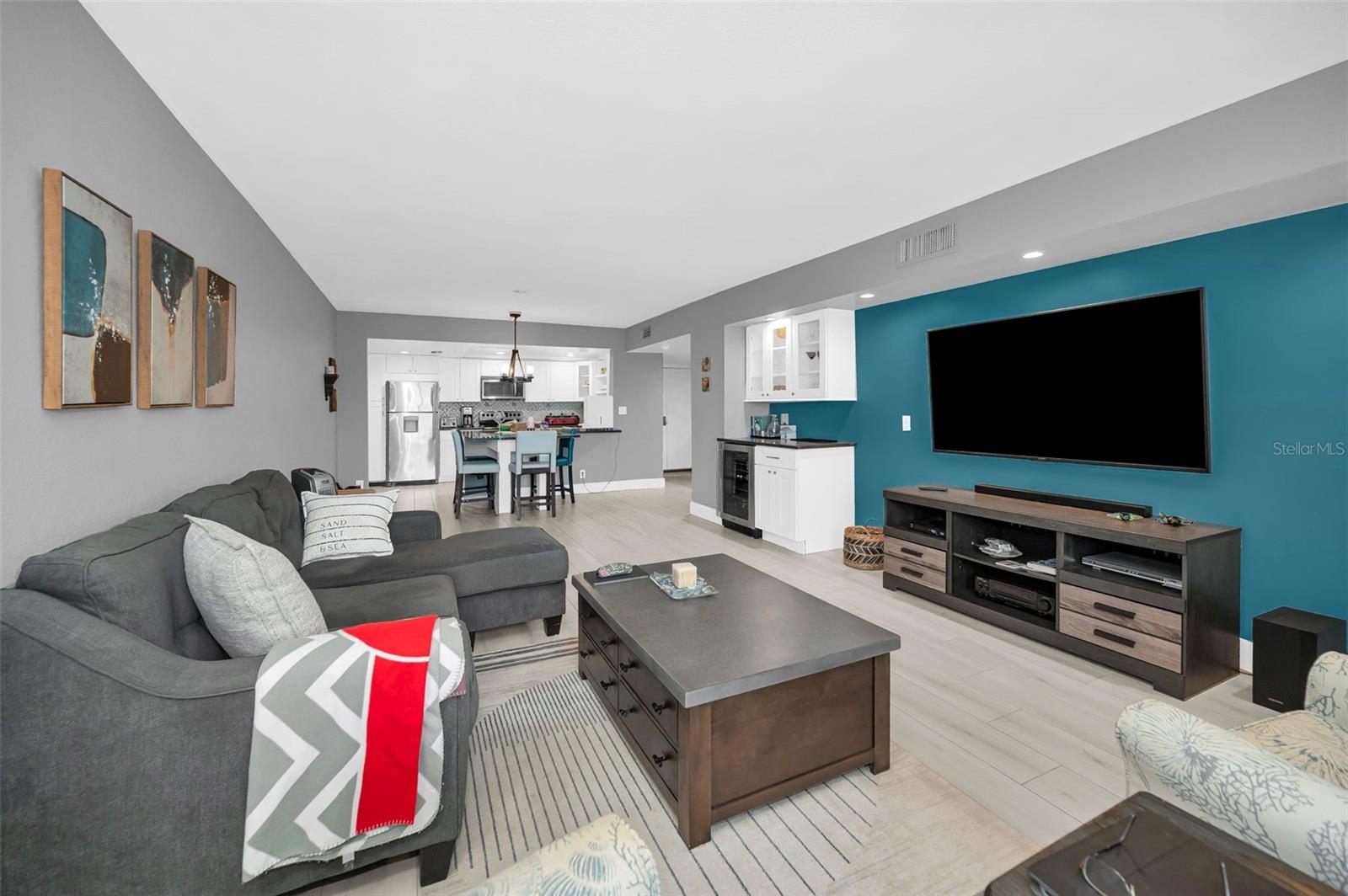 Image 24 of 79 For 1460 Gulf Boulevard 506