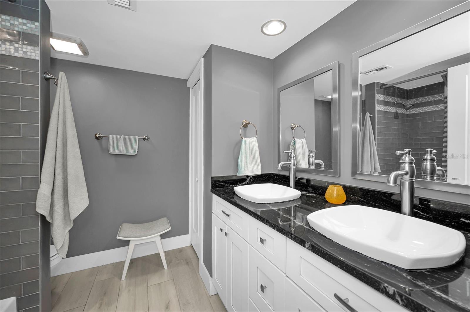 Image 27 of 79 For 1460 Gulf Boulevard 506