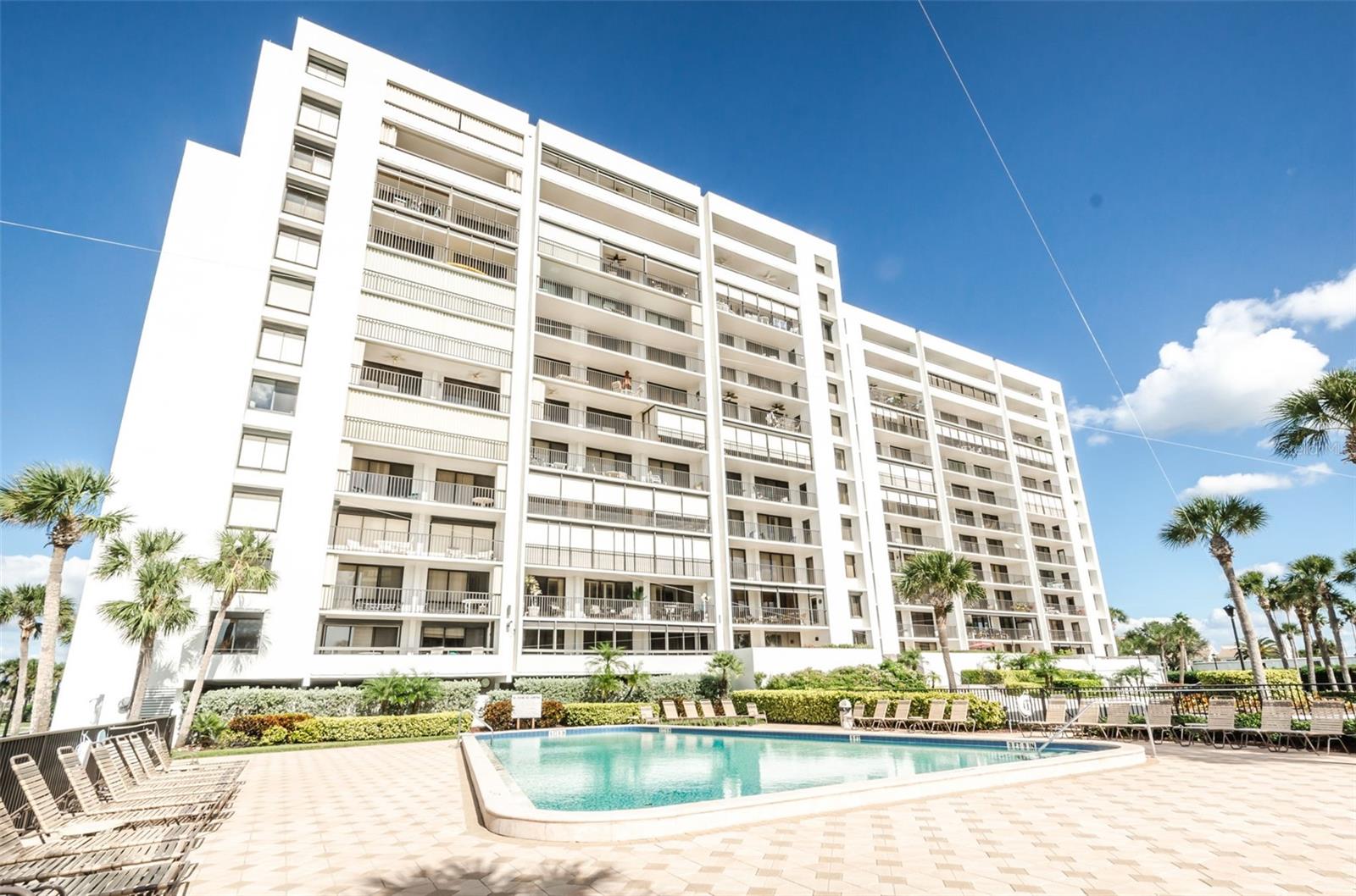 Image 38 of 79 For 1460 Gulf Boulevard 506