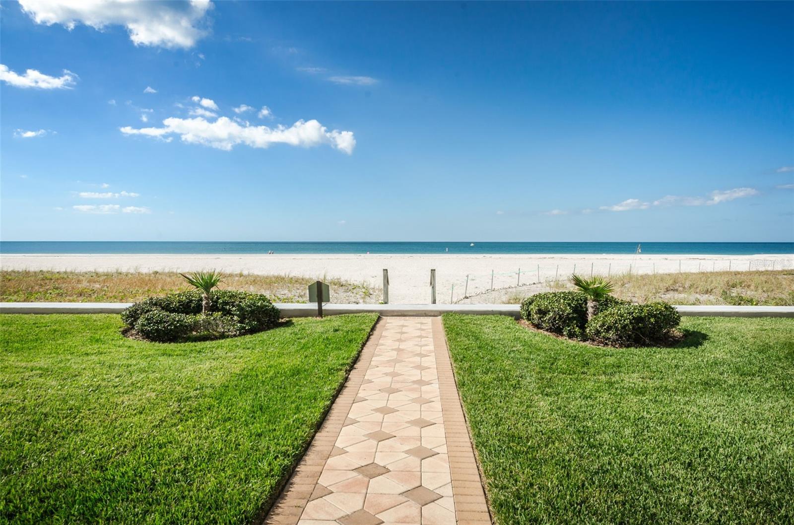Image 43 of 79 For 1460 Gulf Boulevard 506