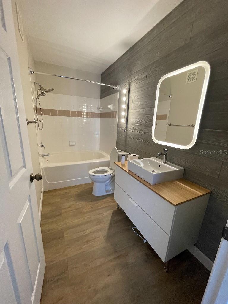 Image 10 of 15 For 1195 Villagio Circle 101