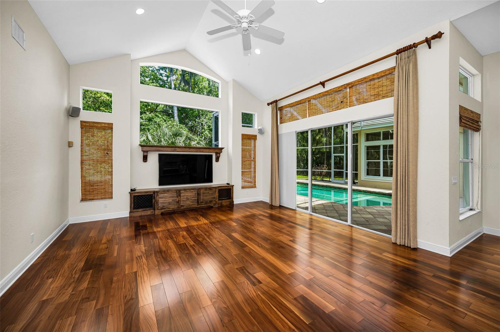 Image 17 of 62 For 2270 Christy Lane