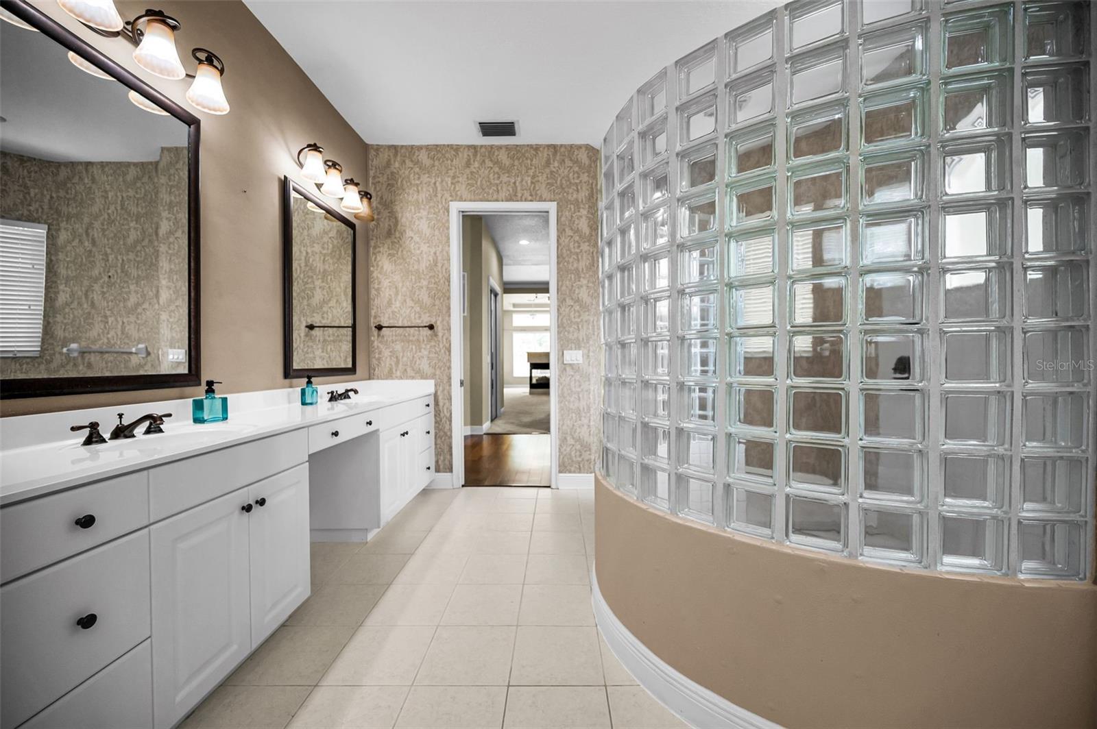 Image 25 of 62 For 2270 Christy Lane