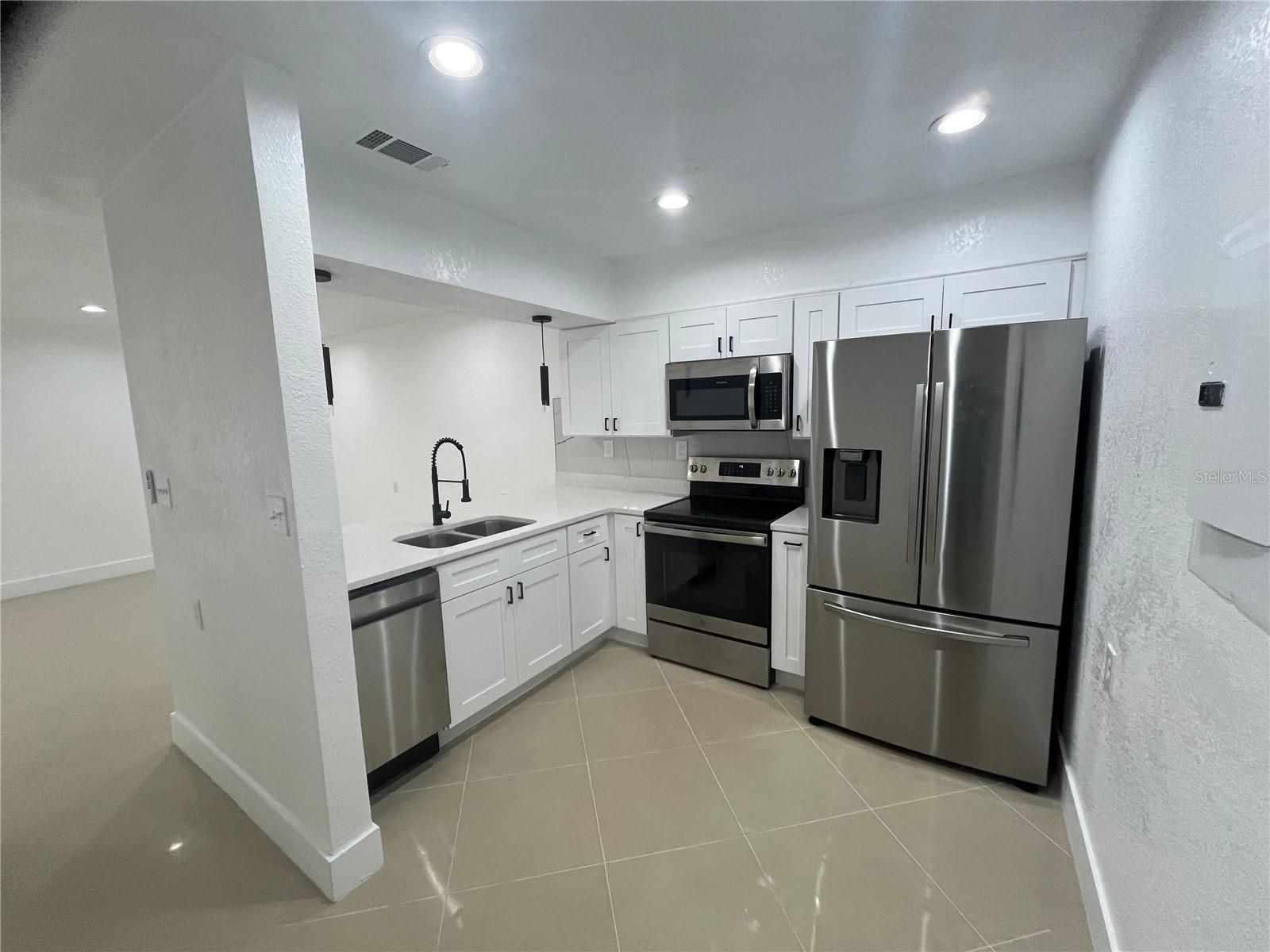 Image 12 of 34 For 7119-7121 Oakwood