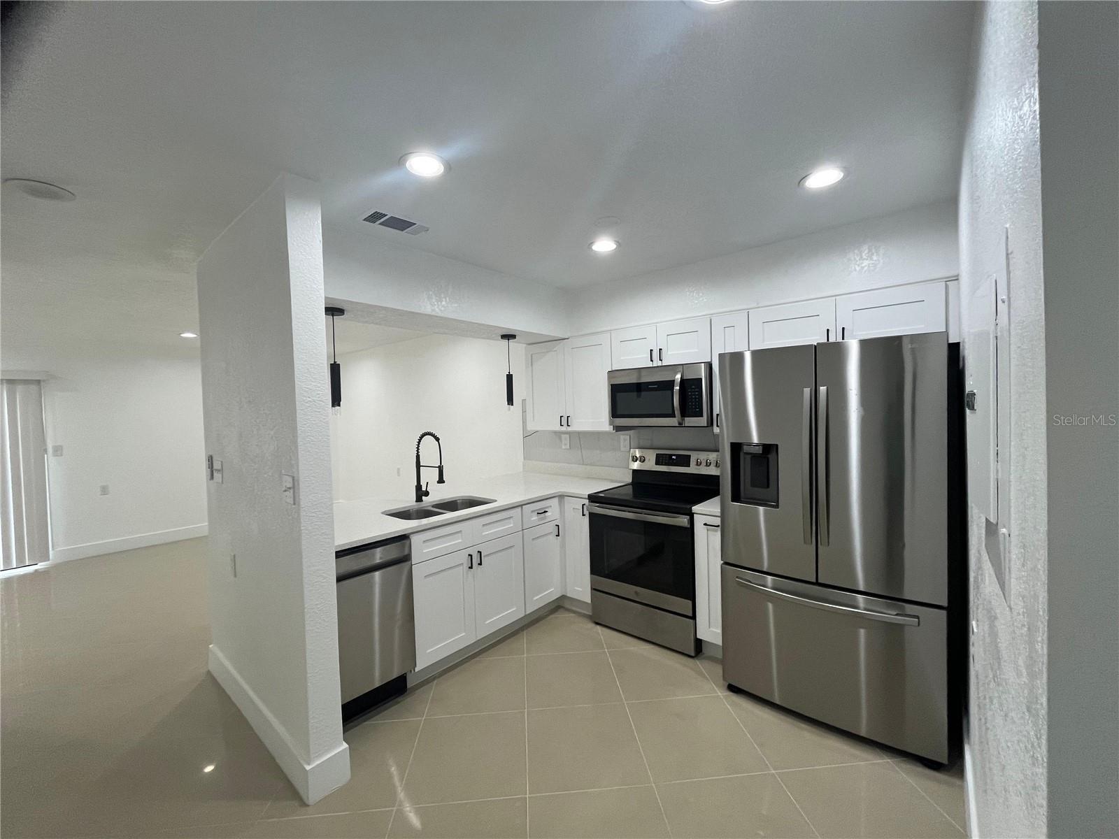 Image 13 of 34 For 7119-7121 Oakwood