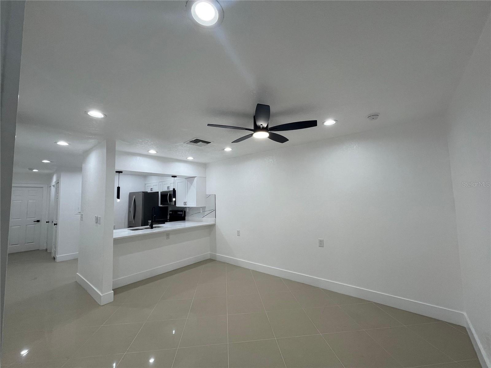 Image 16 of 34 For 7119-7121 Oakwood