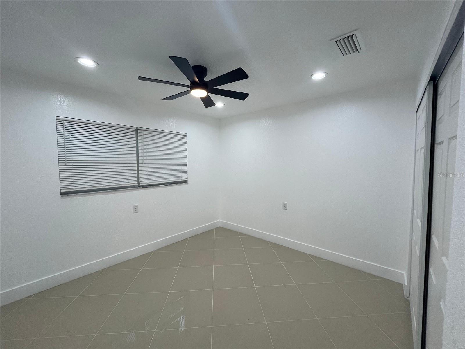 Image 24 of 34 For 7119-7121 Oakwood