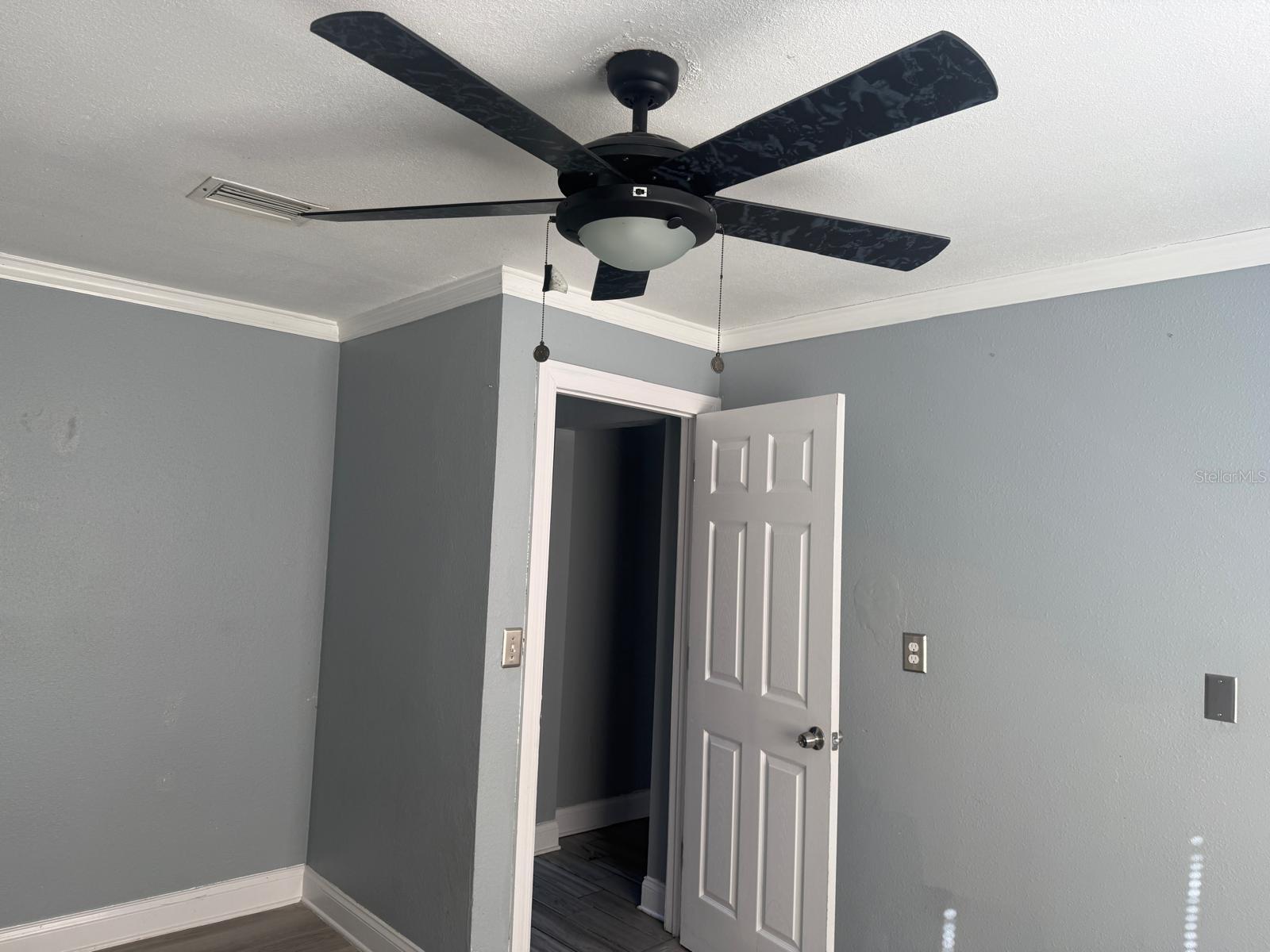 Listing photo id 11 for 8515 Peppercorn Drive