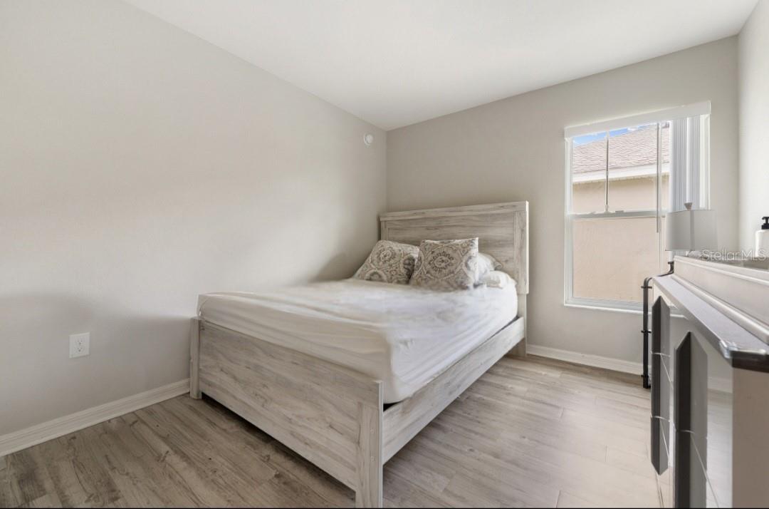 Image 16 of 30 For 979 Pearly Ridge Lane