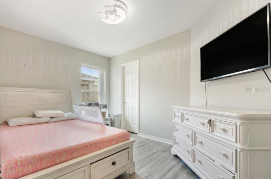 Image 17 of 30 For 979 Pearly Ridge Lane