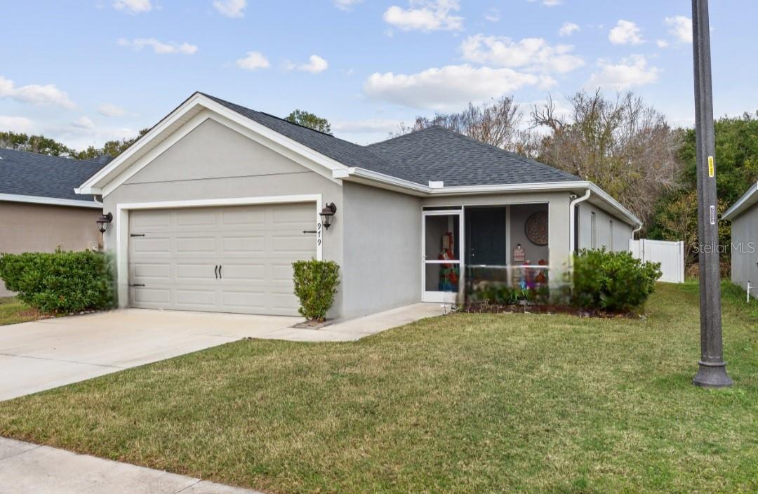 Image 3 of 30 For 979 Pearly Ridge Lane