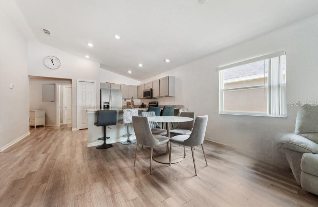 Image 8 of 30 For 979 Pearly Ridge Lane