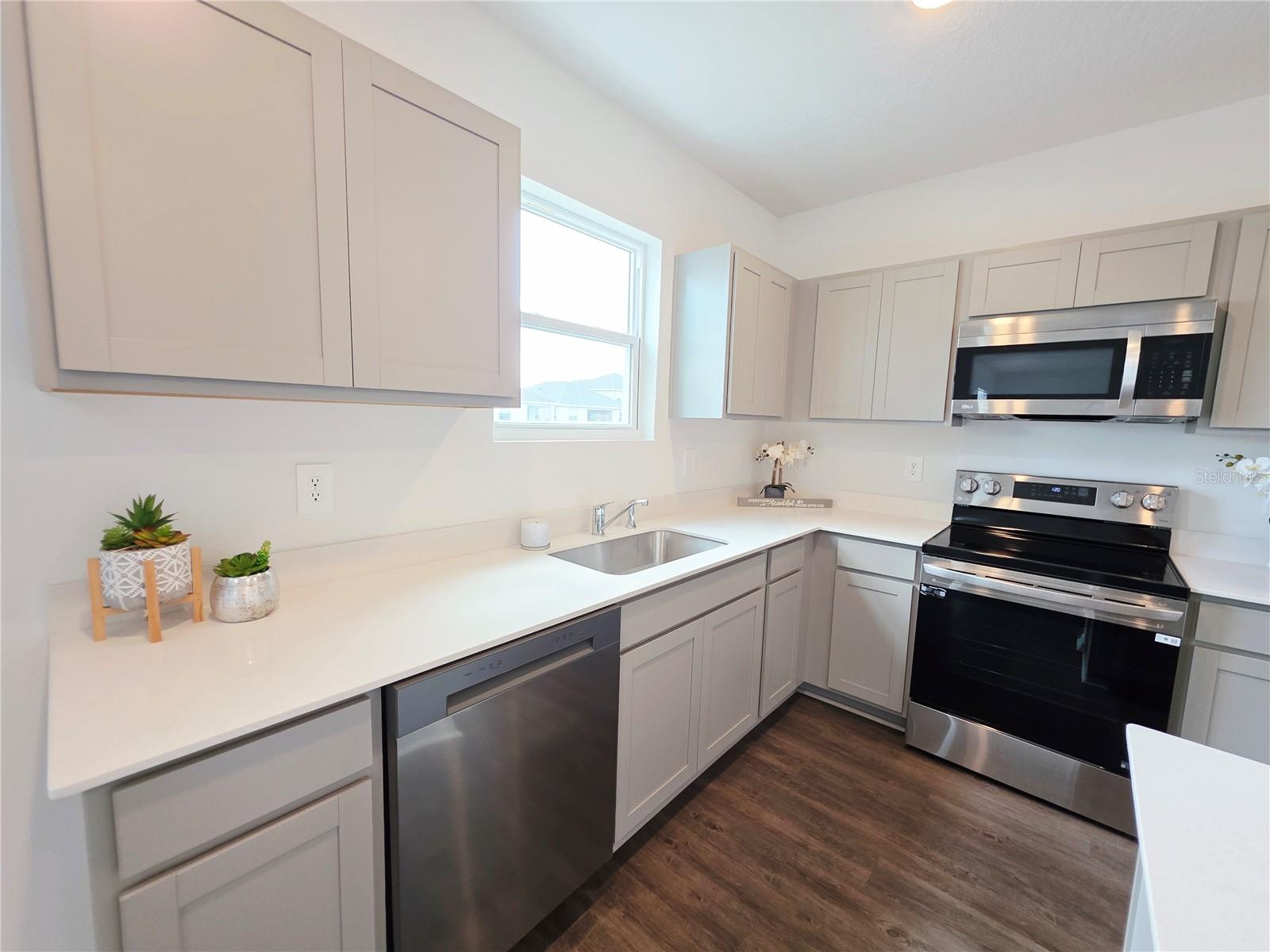 Image 22 of 67 For 13031 Bluff Oak Way