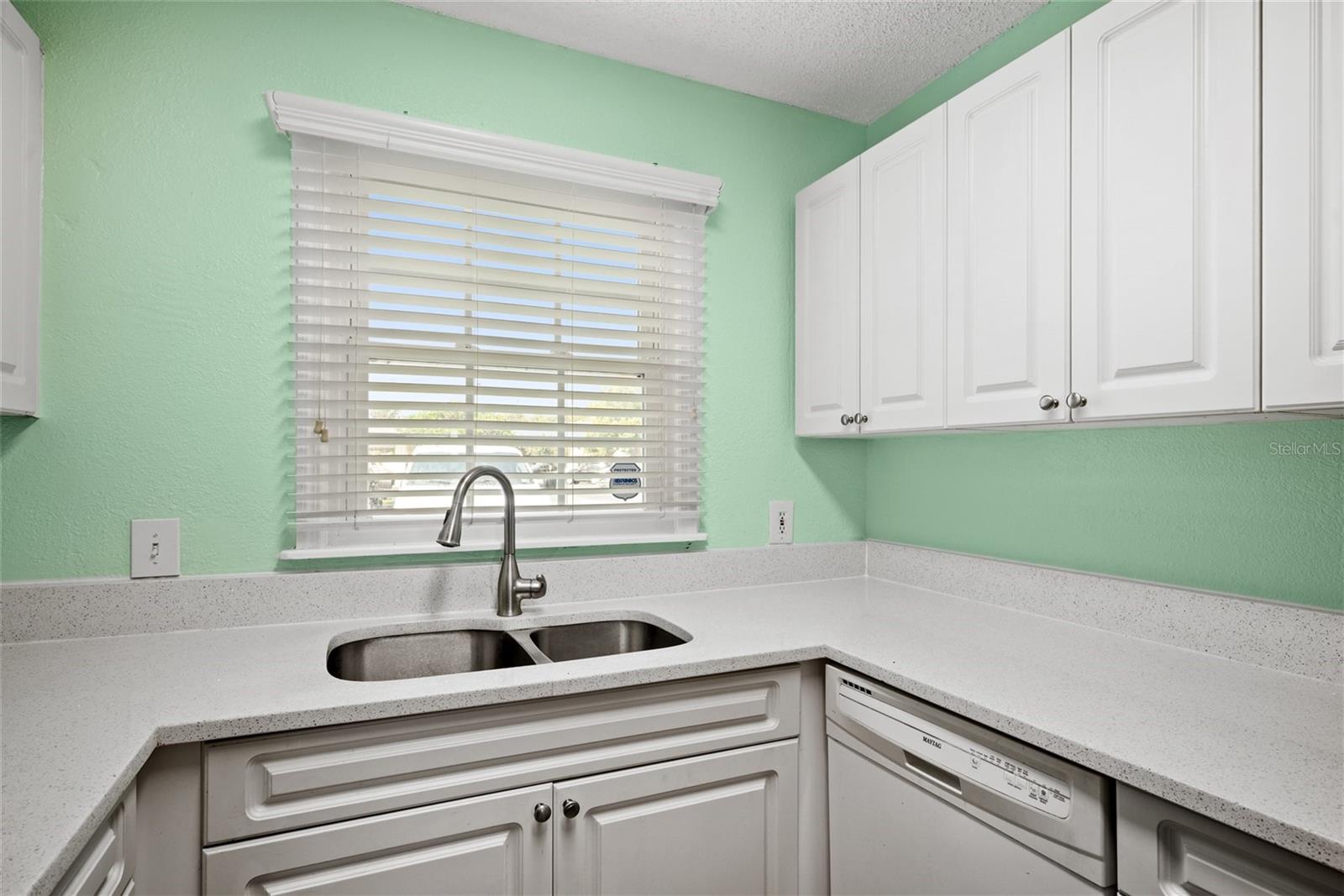 Listing photo id 11 for 13734 Orange Sunset Drive