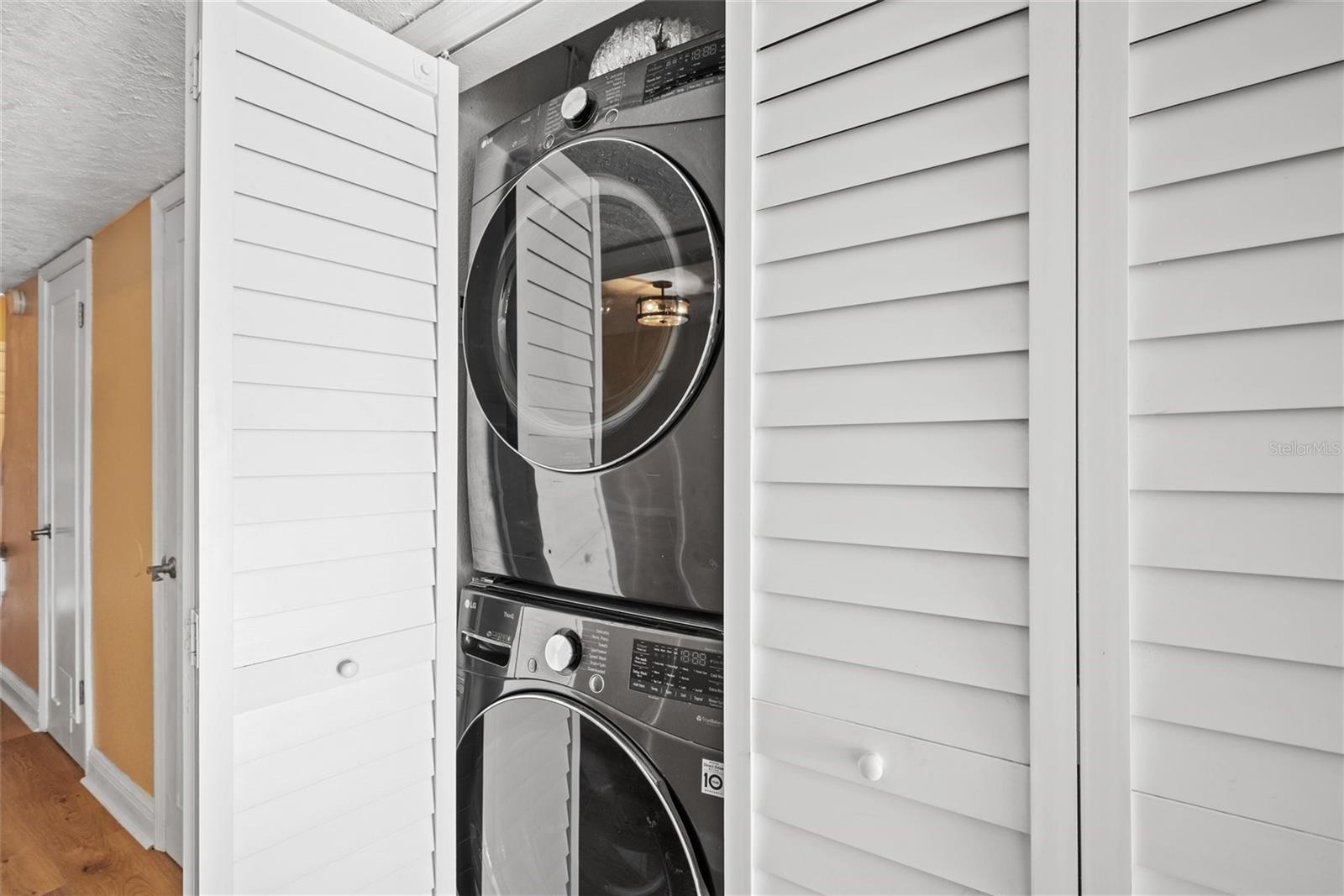 Listing photo id 12 for 13734 Orange Sunset Drive