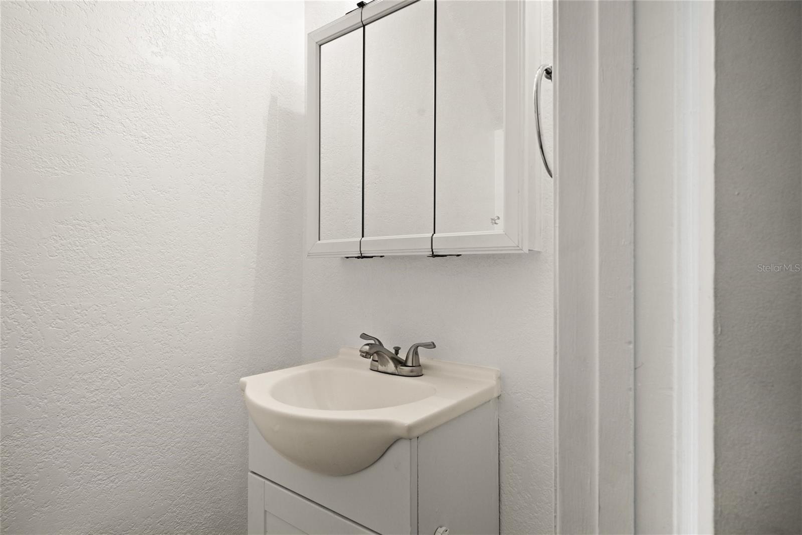 Listing photo id 13 for 13734 Orange Sunset Drive