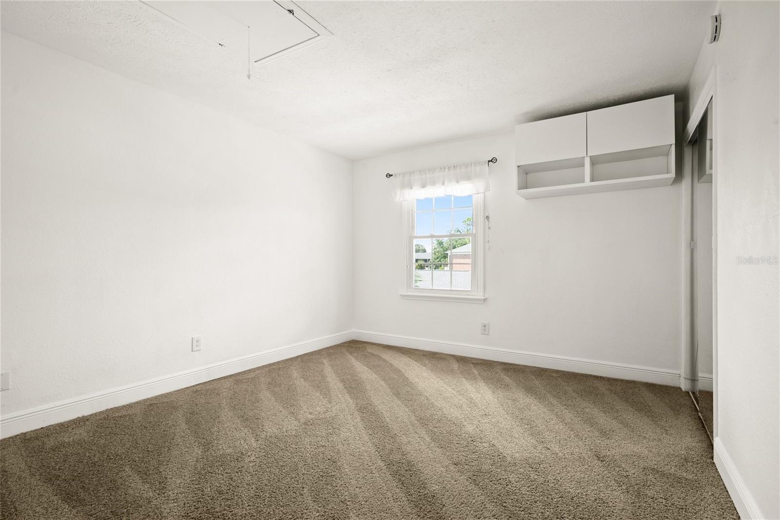 Listing photo id 14 for 13734 Orange Sunset Drive