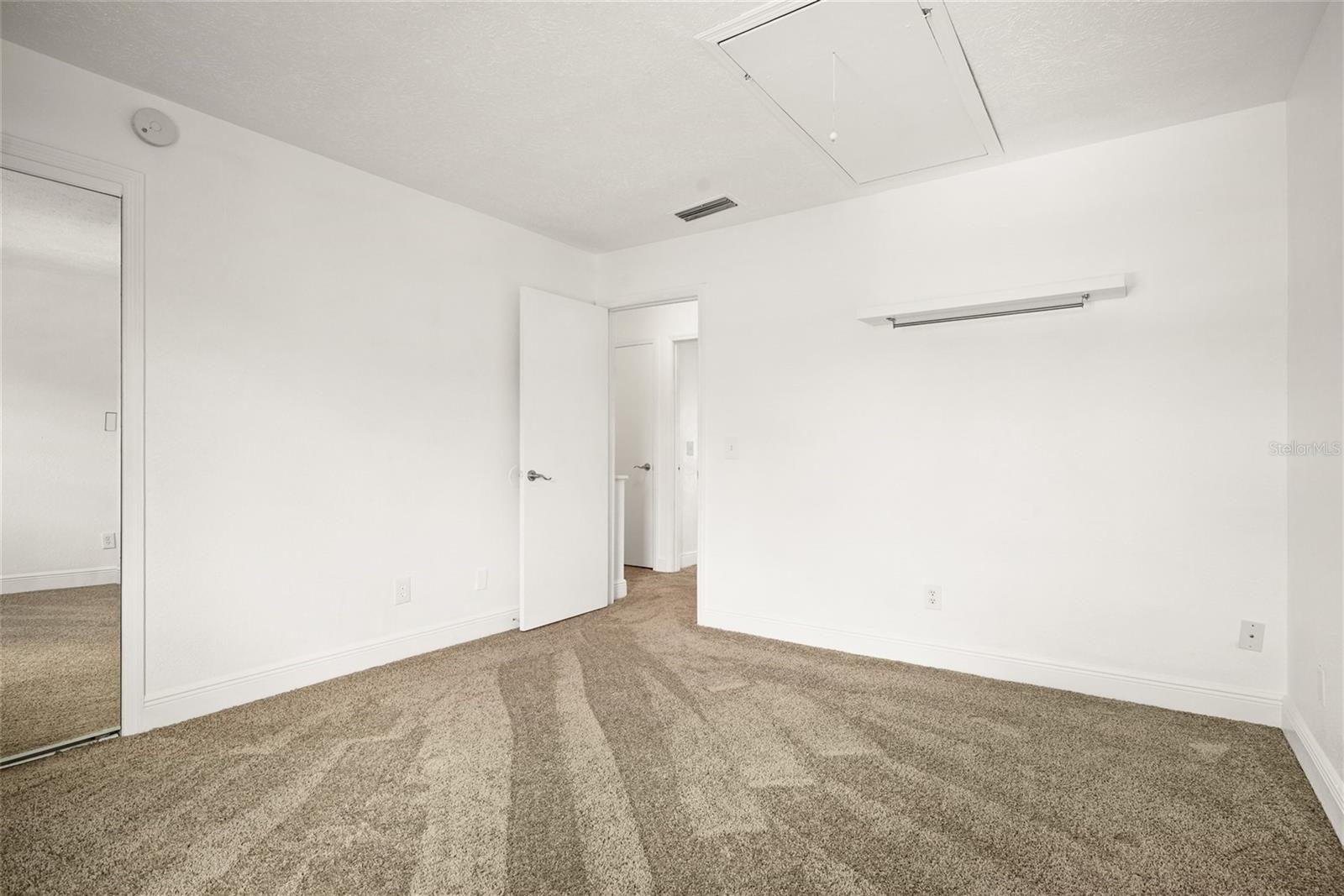 Listing photo id 15 for 13734 Orange Sunset Drive