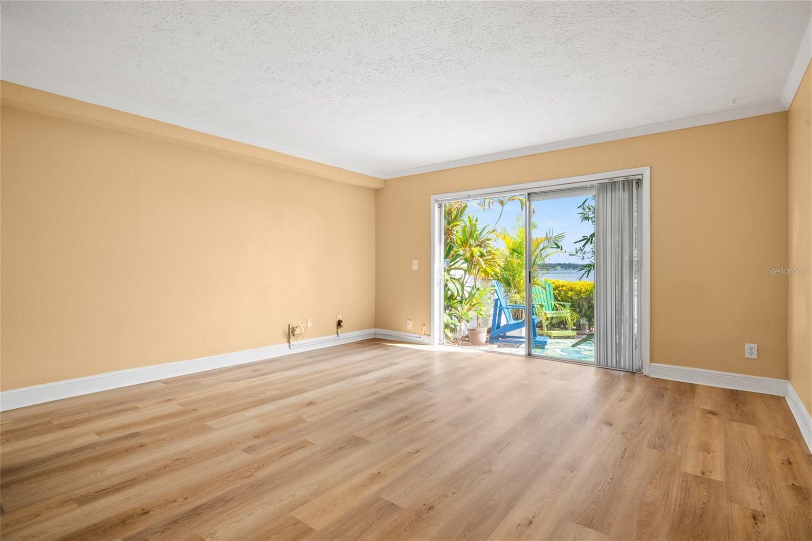 Listing photo id 4 for 13734 Orange Sunset Drive