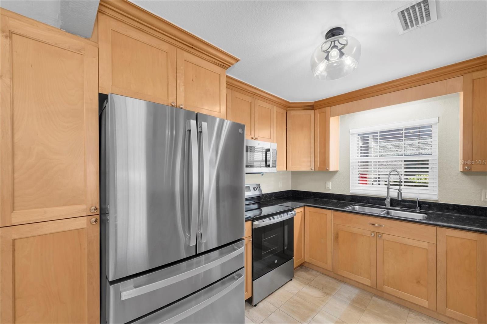 Image 15 of 39 For 5757 Calais Boulevard N 2