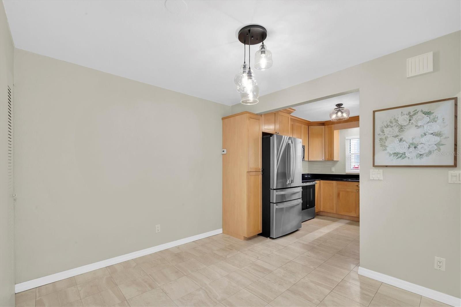 Image 17 of 39 For 5757 Calais Boulevard N 2