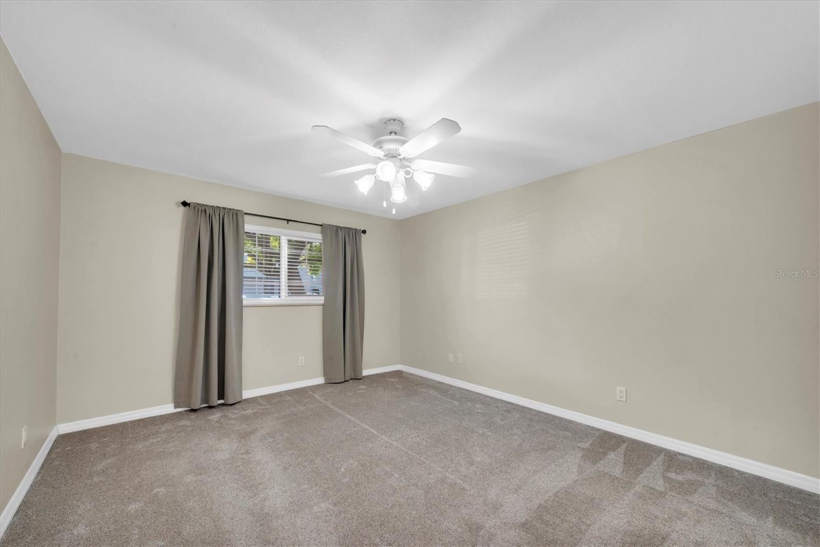 Image 21 of 39 For 5757 Calais Boulevard N 2