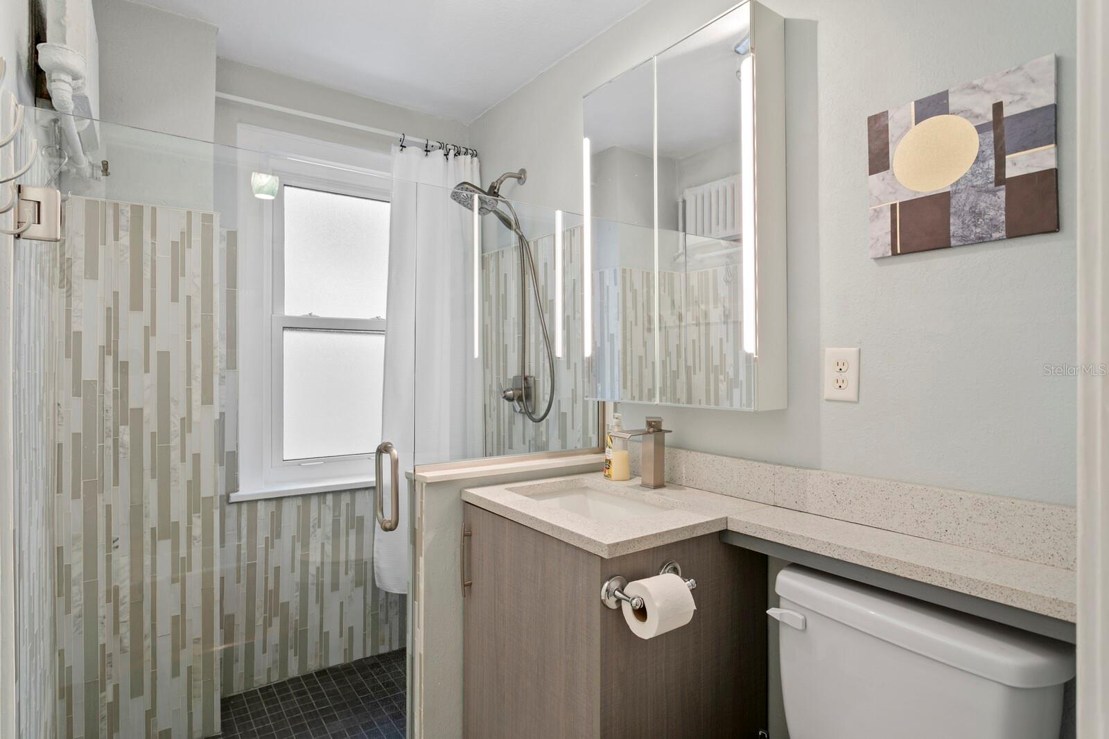 Image 17 of 33 For 130 4th Avenue N 105