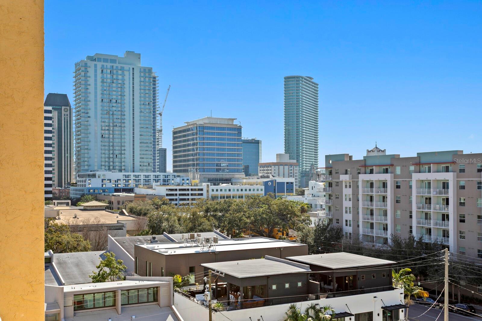 Image 21 of 33 For 130 4th Avenue N 105