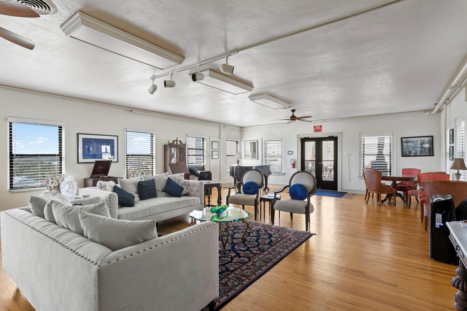 Image 24 of 33 For 130 4th Avenue N 105