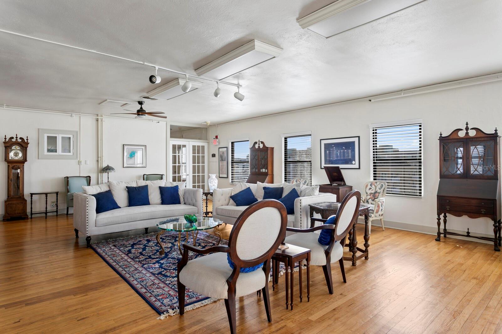 Image 25 of 33 For 130 4th Avenue N 105