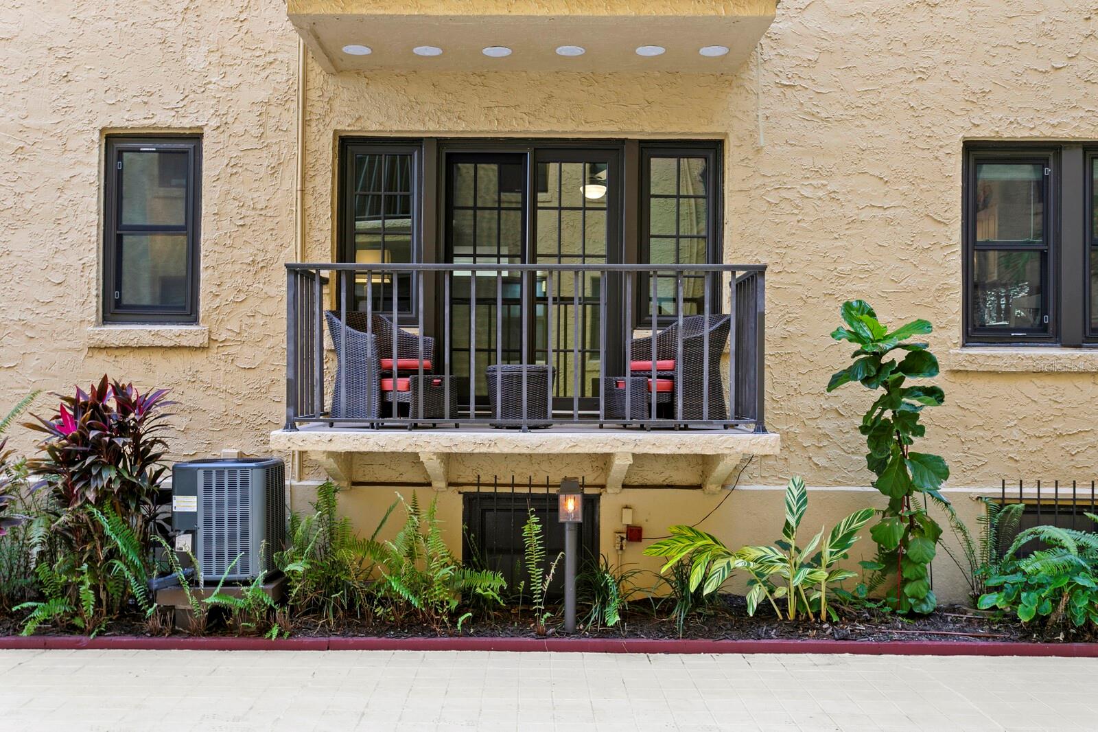 Image 4 of 33 For 130 4th Avenue N 105