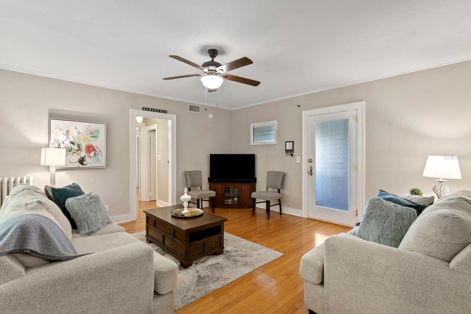 Image 7 of 33 For 130 4th Avenue N 105