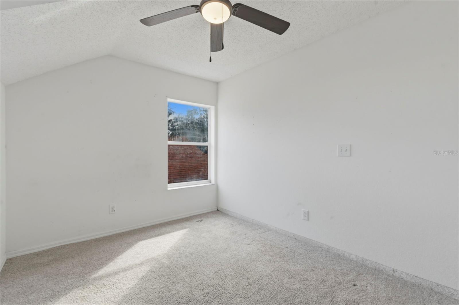 Image 19 of 42 For 512 Cape Cod Circle