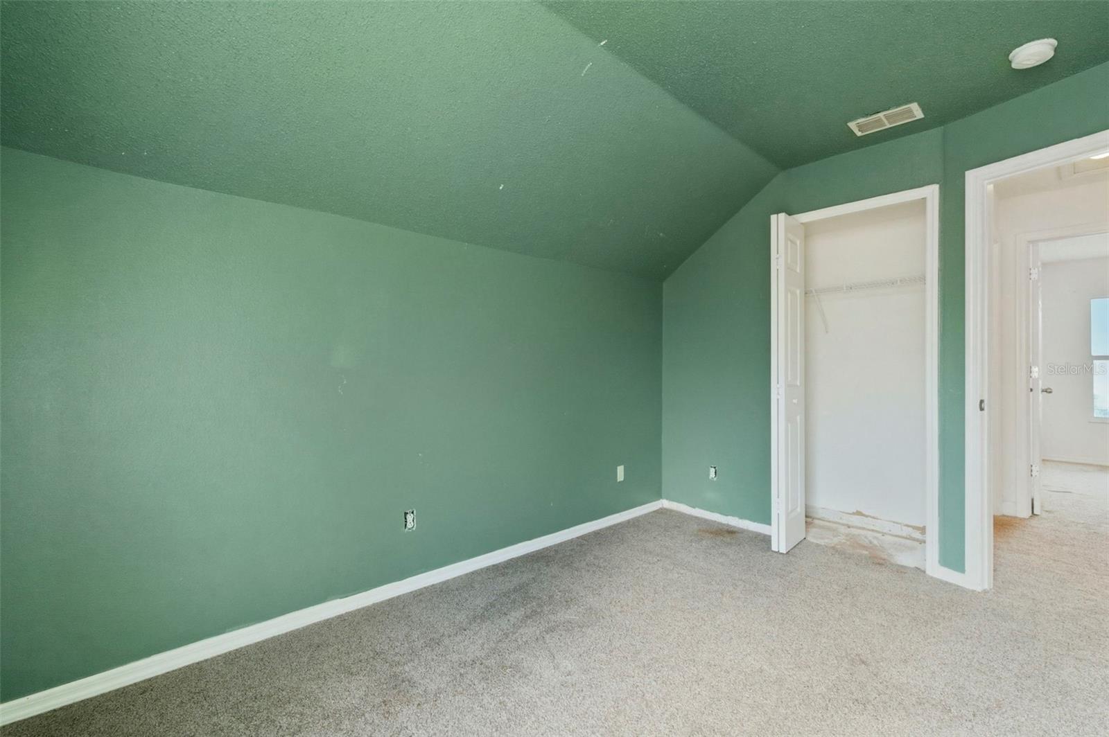 Image 26 of 42 For 512 Cape Cod Circle