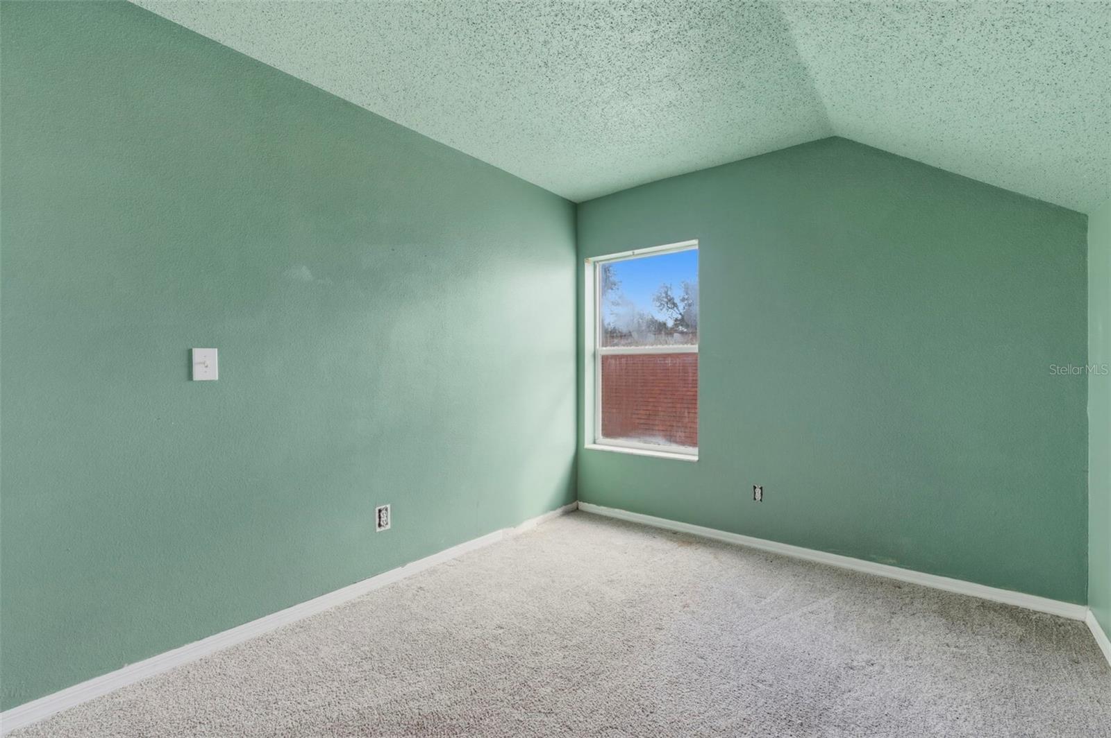 Image 27 of 42 For 512 Cape Cod Circle