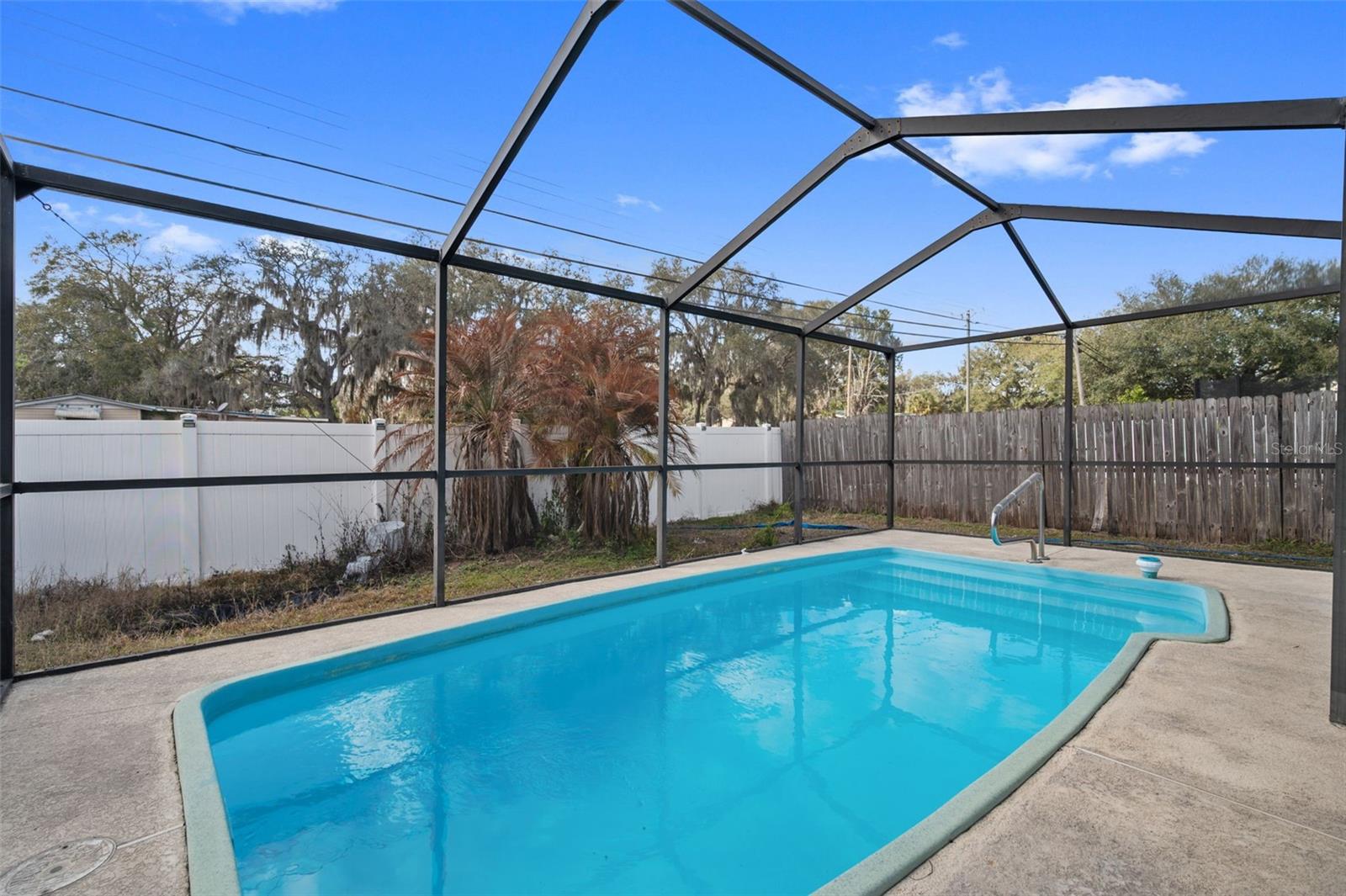 Image 31 of 42 For 512 Cape Cod Circle