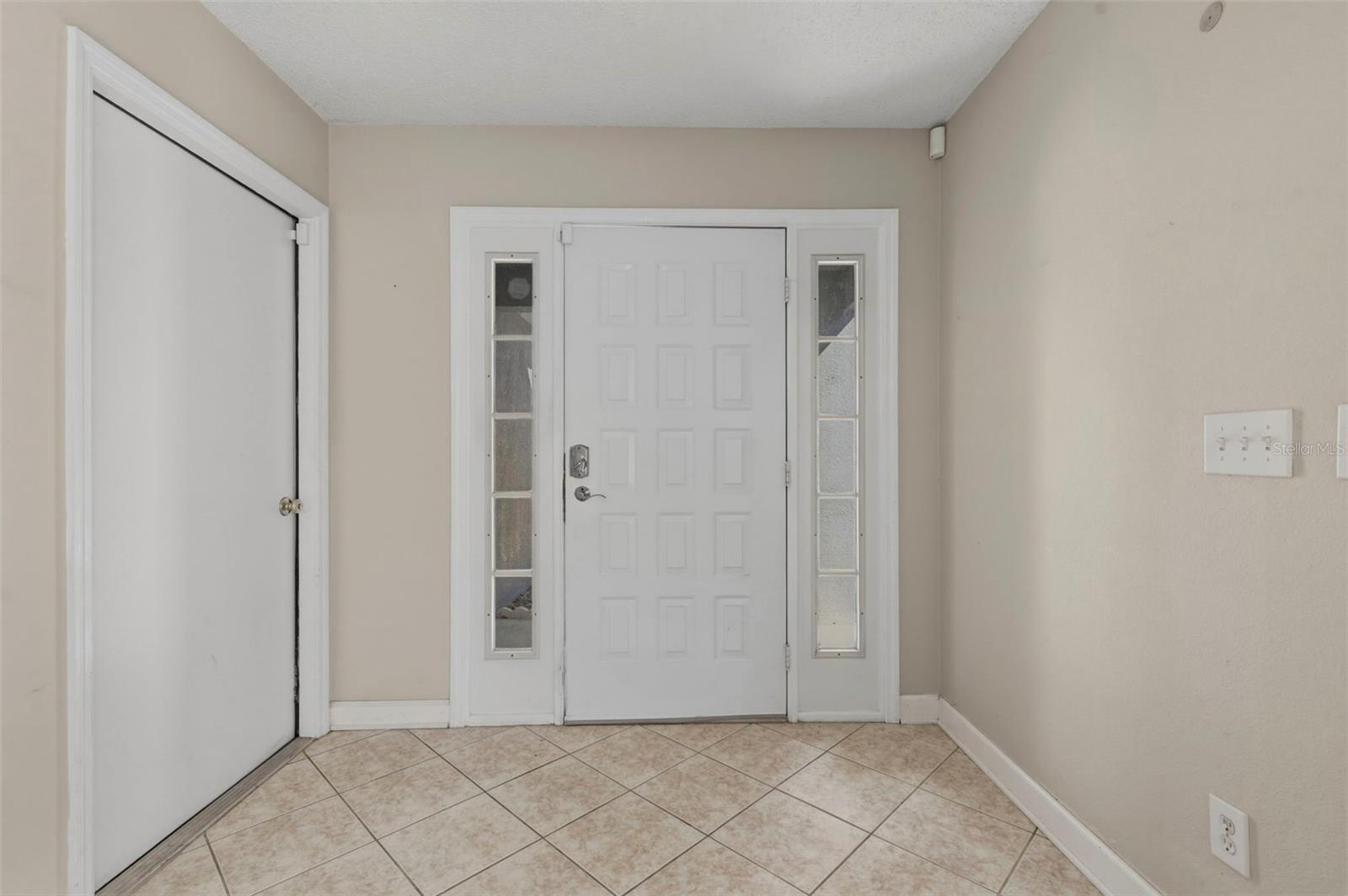 Image 5 of 42 For 512 Cape Cod Circle