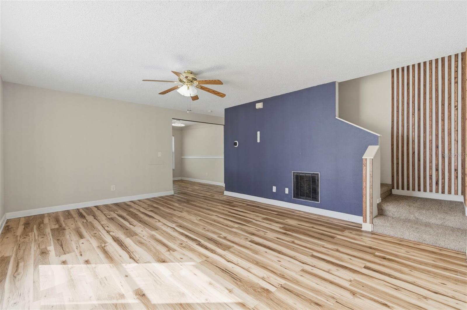 Image 8 of 42 For 512 Cape Cod Circle