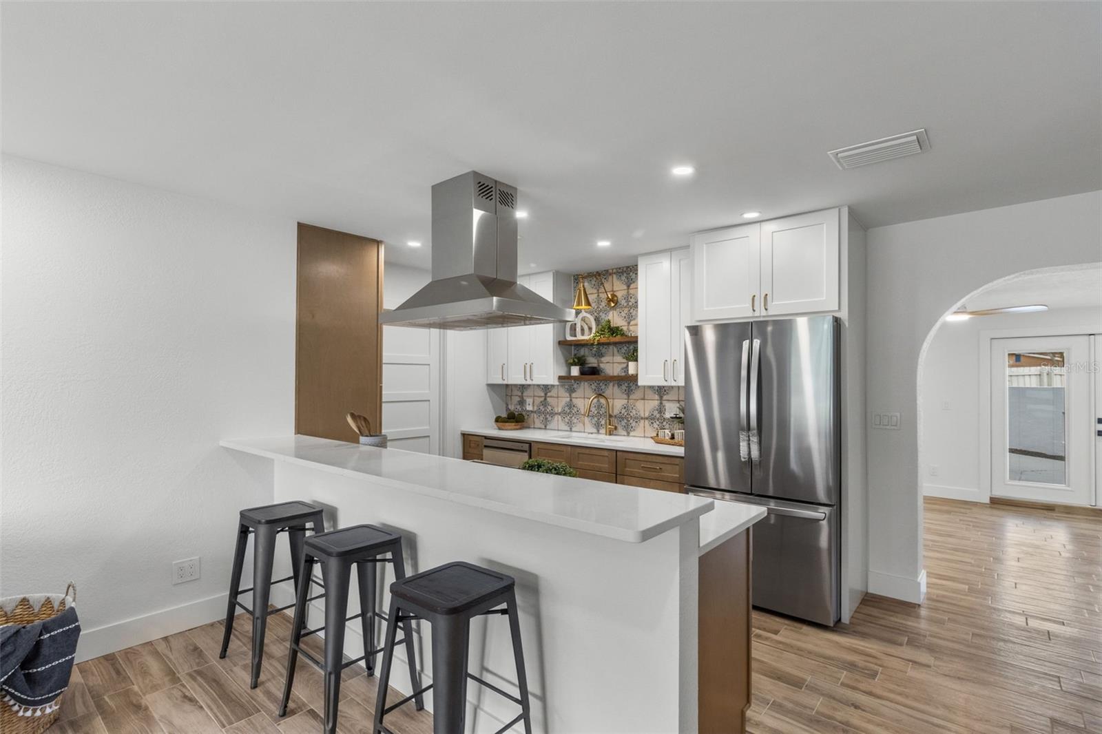 Image 5 of 12 For 3621 Searobin Drive Se