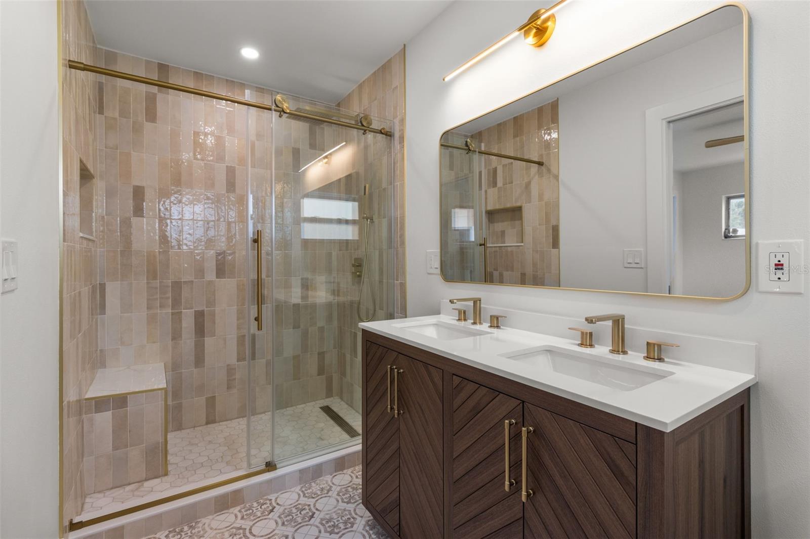 Image 9 of 12 For 3621 Searobin Drive Se