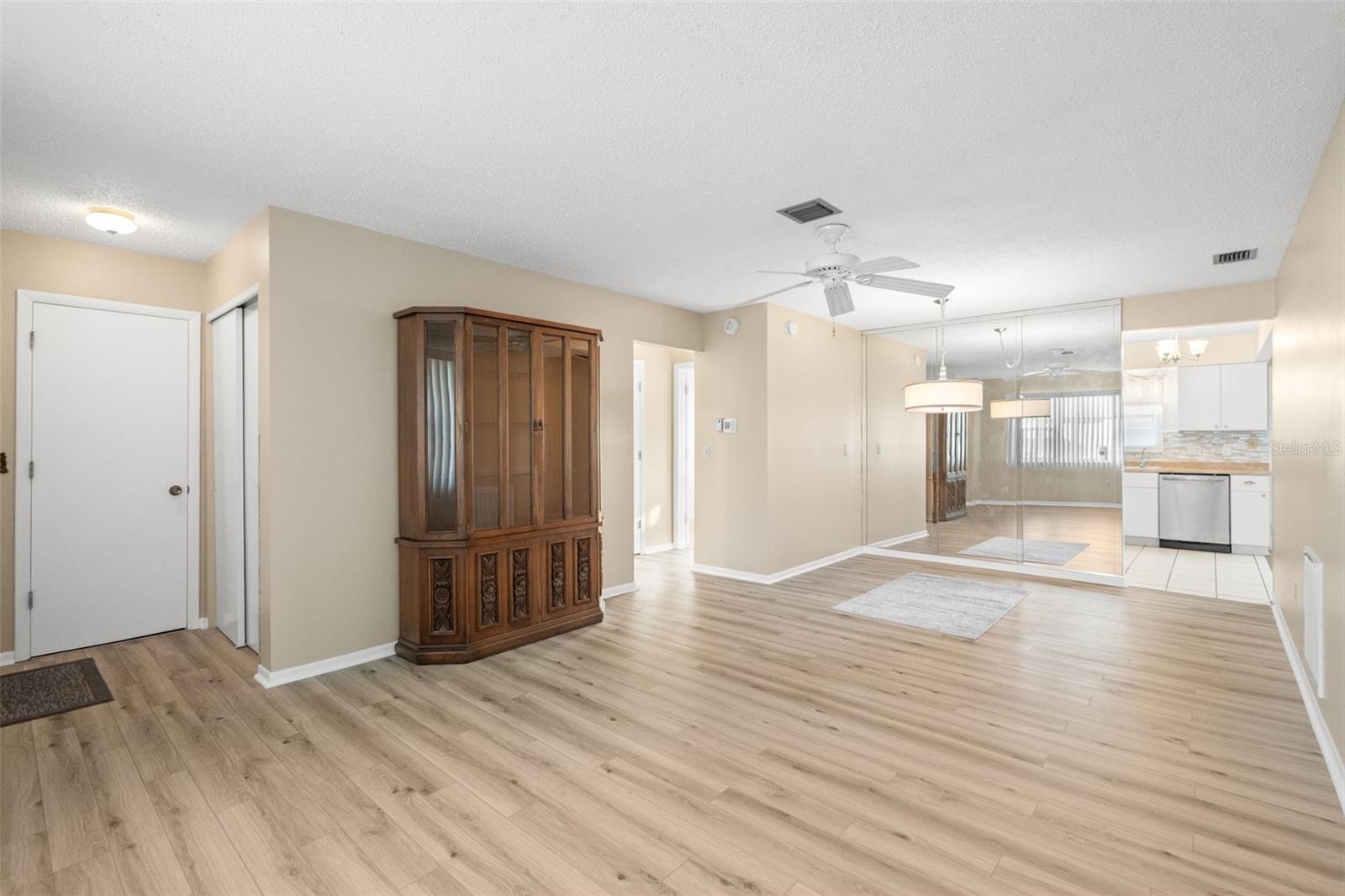 Image 11 of 32 For 8452 Phillip N 8452