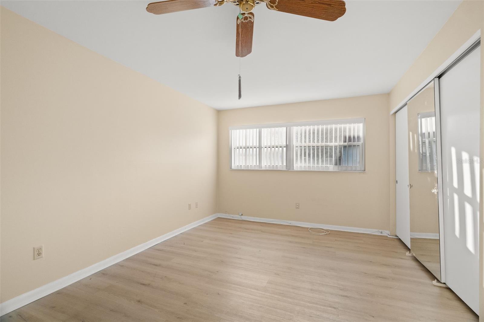 Image 15 of 32 For 8452 Phillip N 8452